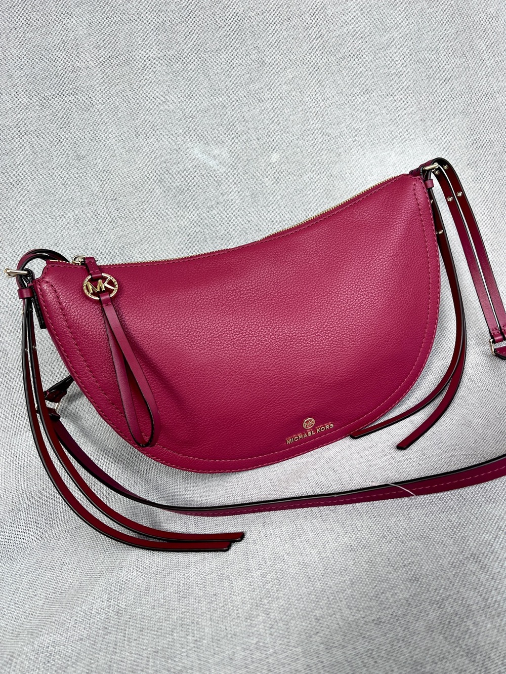 MICHAEL KORS Camden MD Messenger Hobo Berry NWT